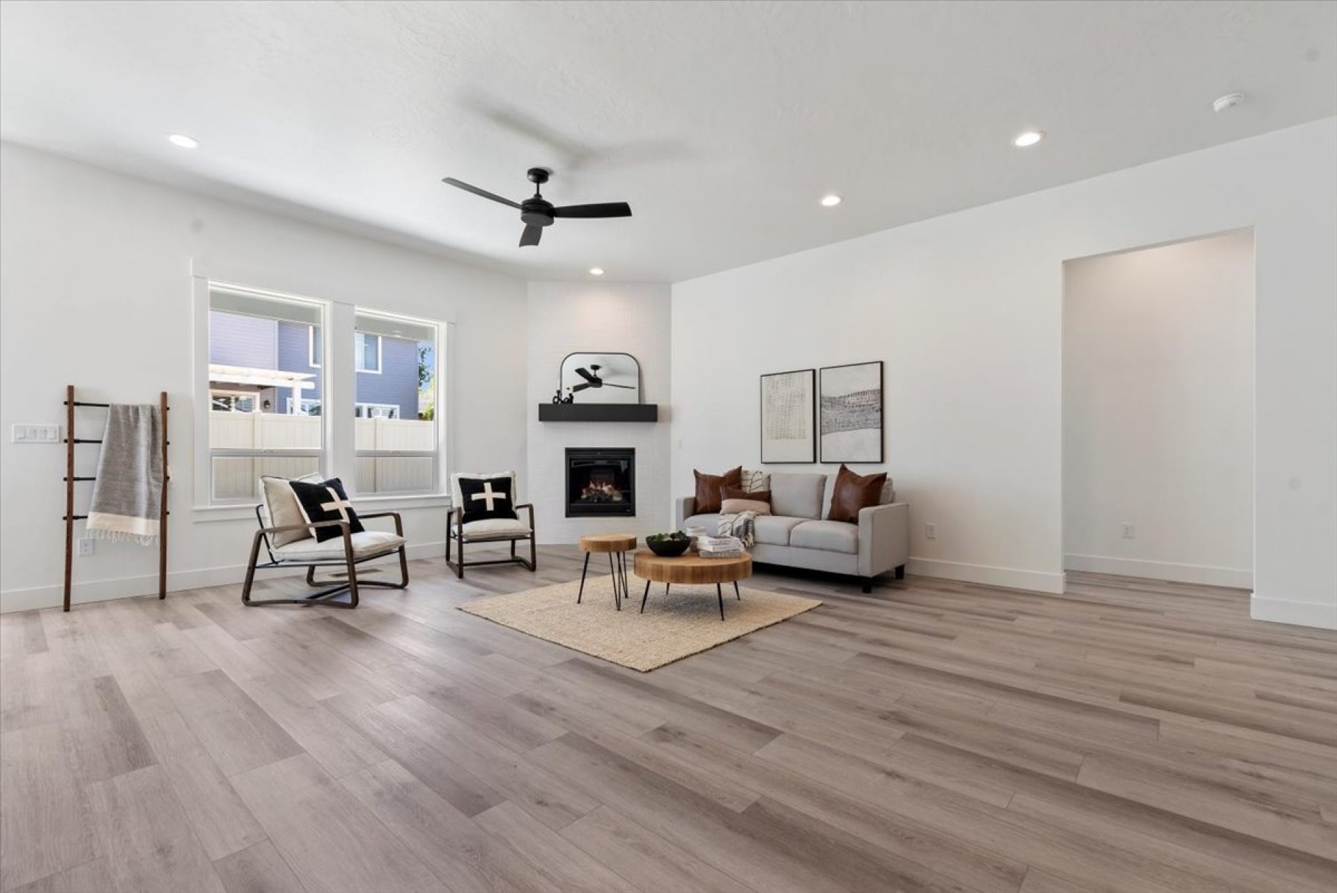 07-007_Living Room.jpg