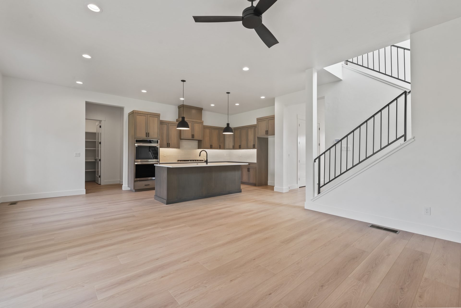 07-007_Living Room.jpg