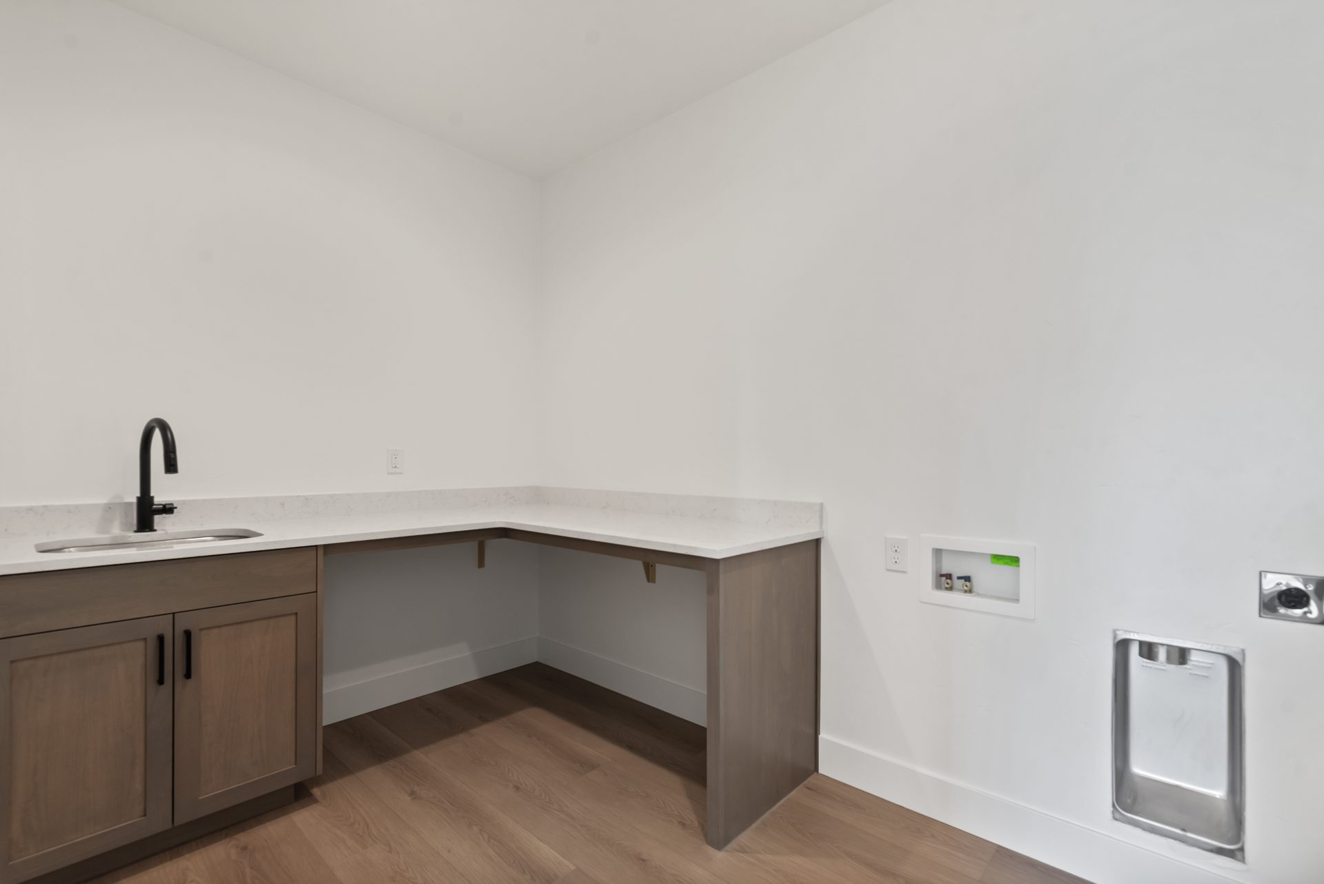 28-028_Laundry Area.jpg